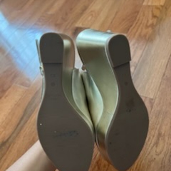 Gold Stuart Weitzman sling back platform wedge heels - Picture 4 of 4